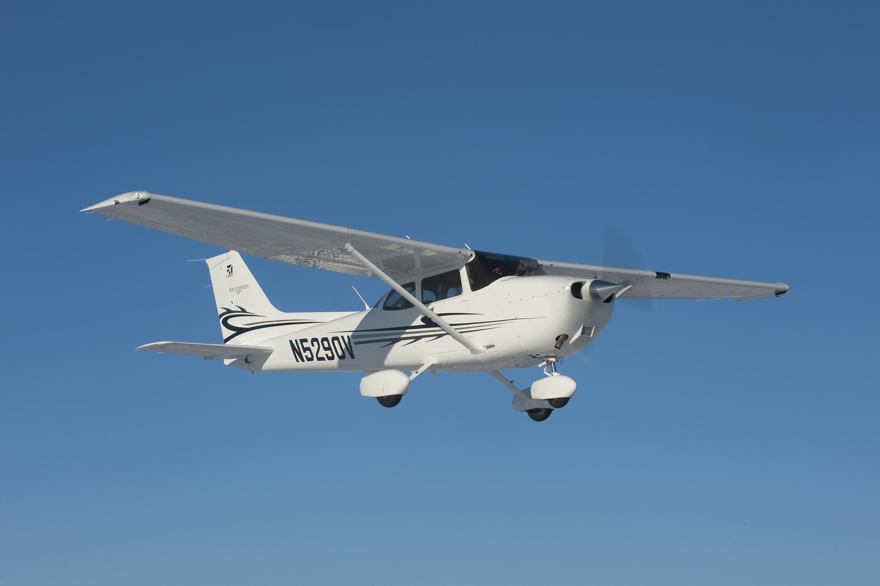 Легкий однодвигательный самолёт Cessna-172S SkyHawk SP